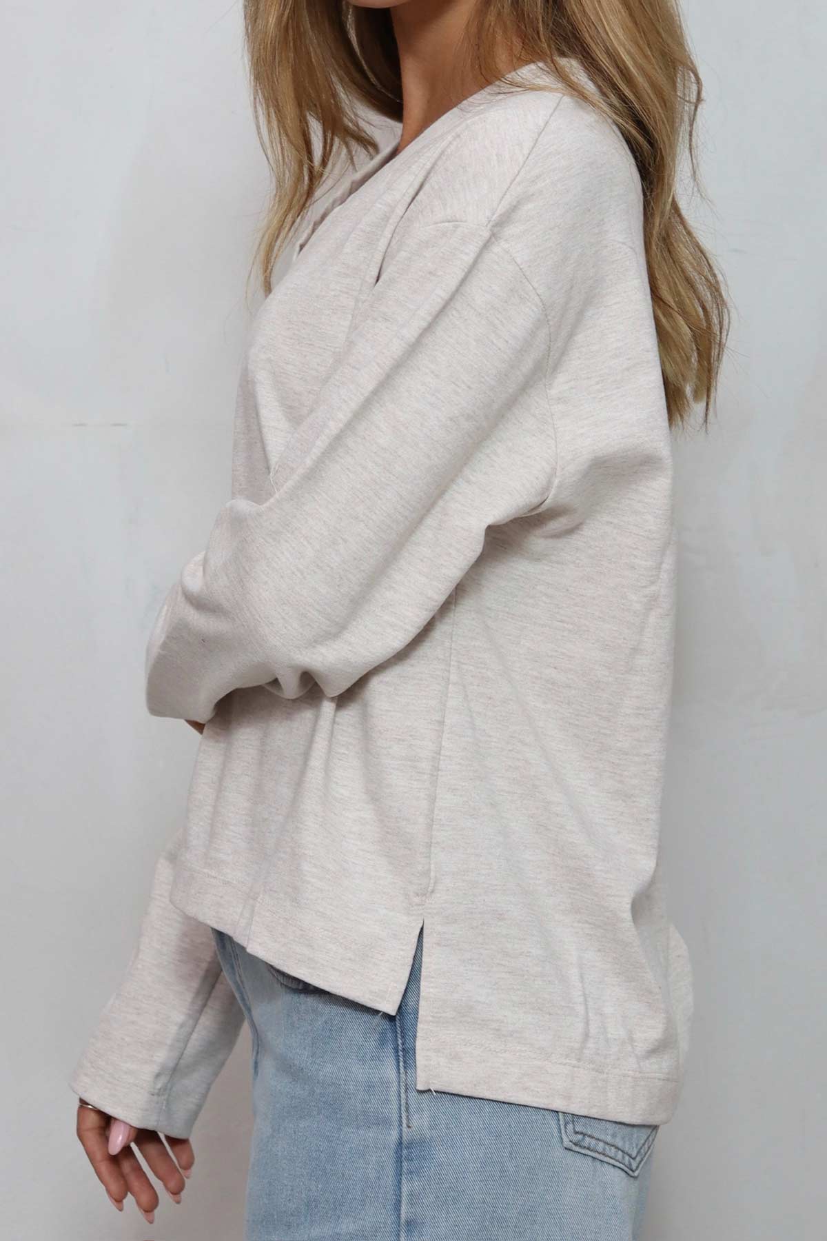 חולצת אוברסייז וי דיזייר