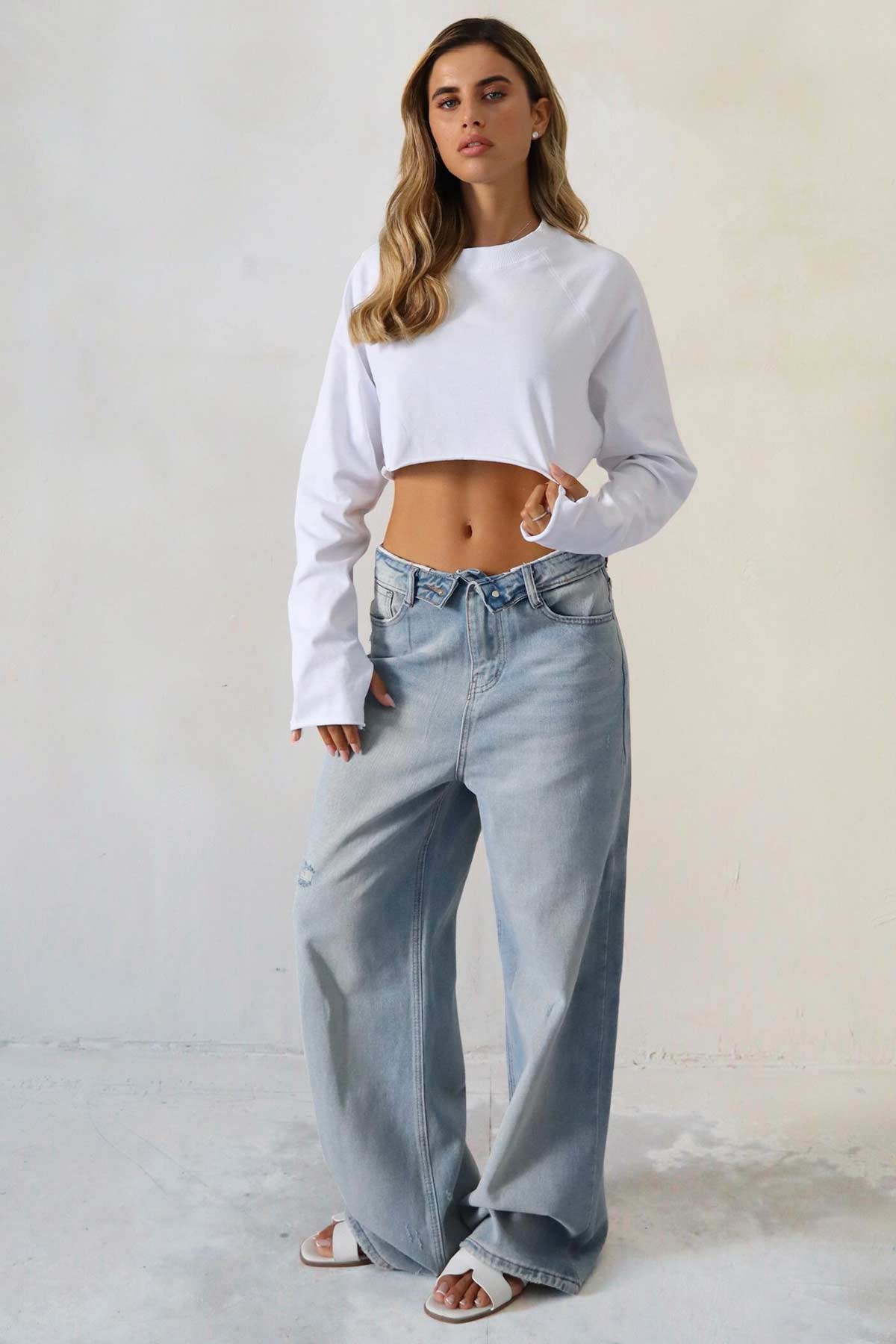 חולצת קרופ גזור חואניטה