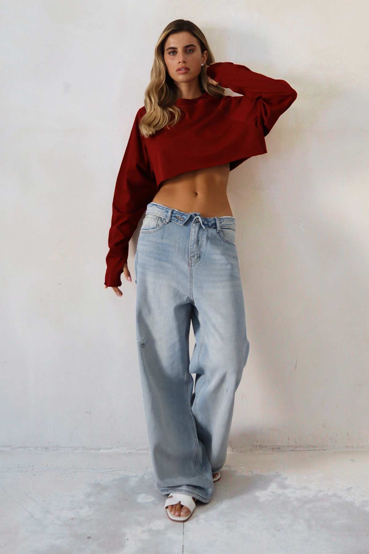 חולצת קרופ גזור חואניטה