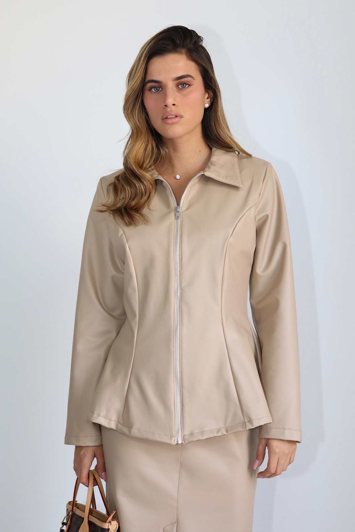 #צבע_חום בהיר