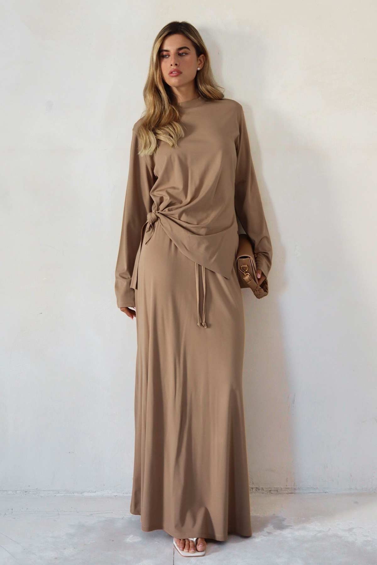 חליפת חצאית ג'ינג'ר