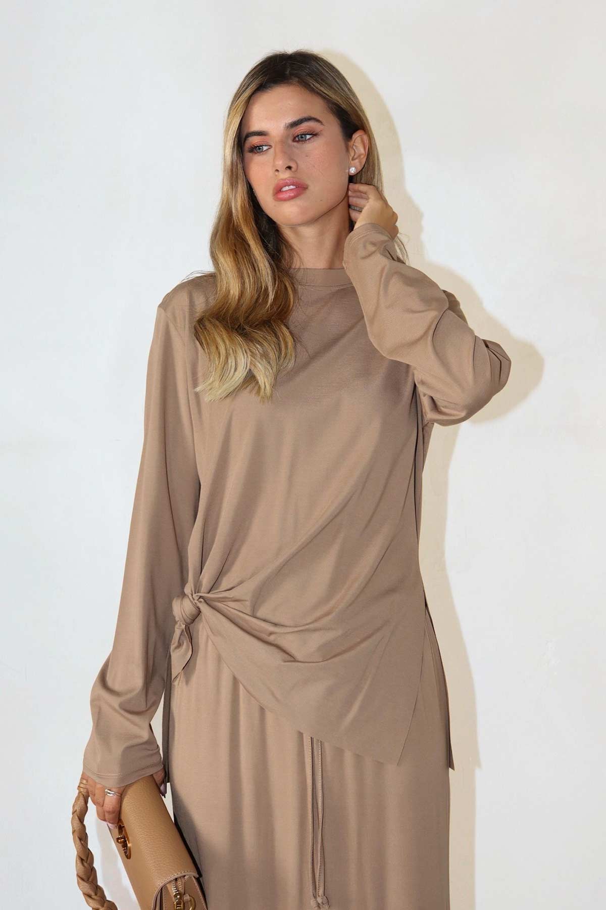 חליפת חצאית ג'ינג'ר