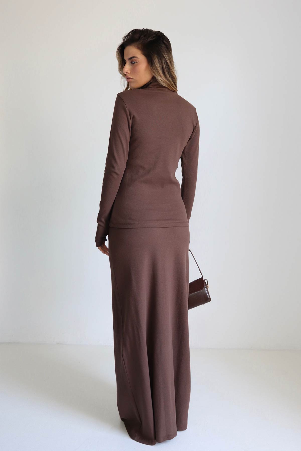 חליפת חצאית קורט