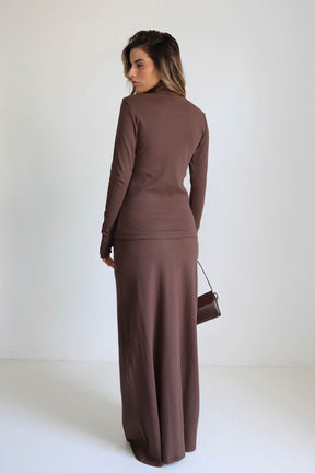 חליפת חצאית קורט