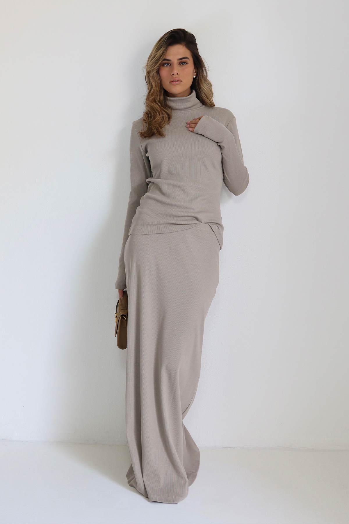 חליפת חצאית קורט