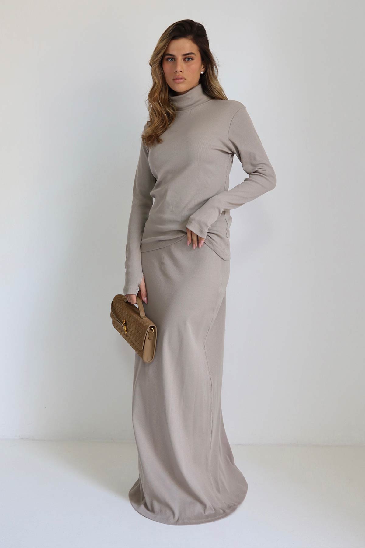 חליפת חצאית קורט