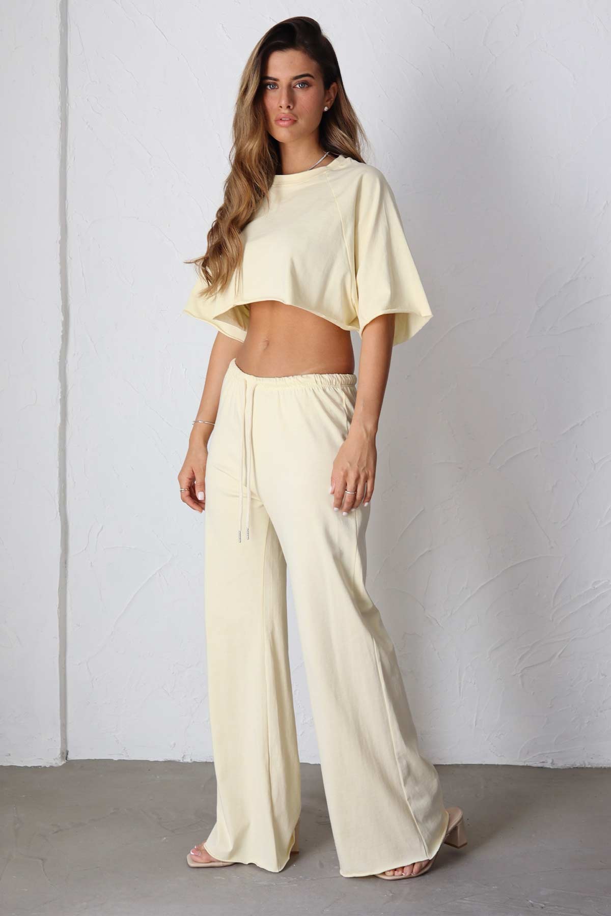 #צבע_צהוב בהיר