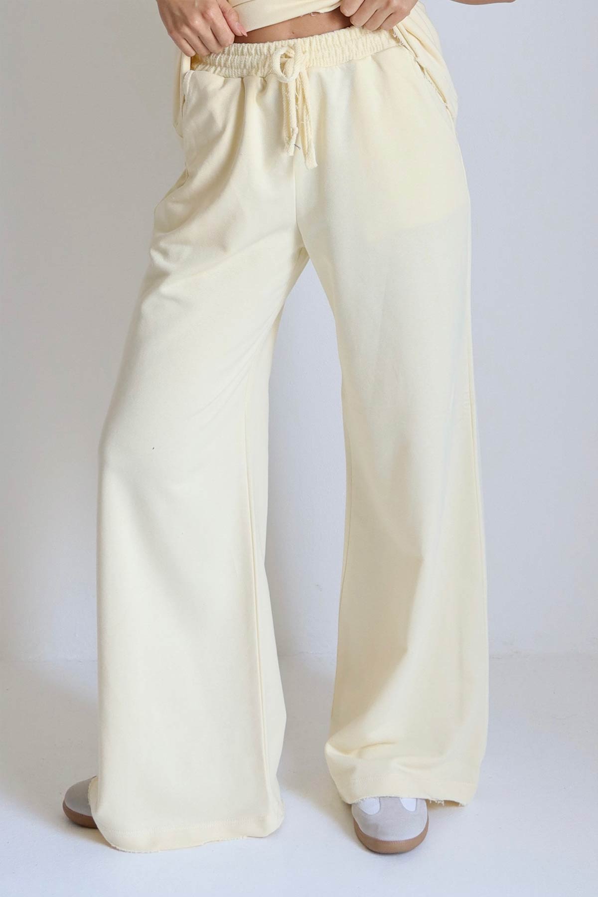 #צבע_צהוב בהיר