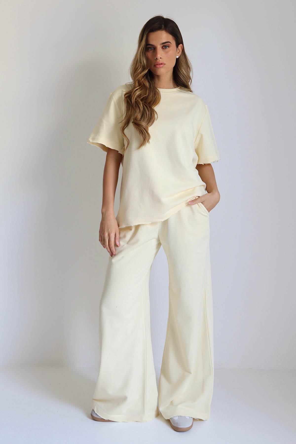 #צבע_צהוב בהיר