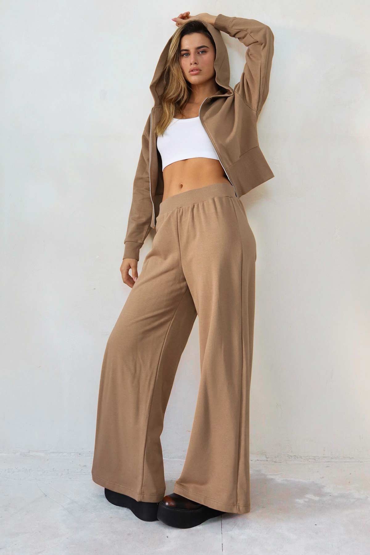 חליפת מונריאל