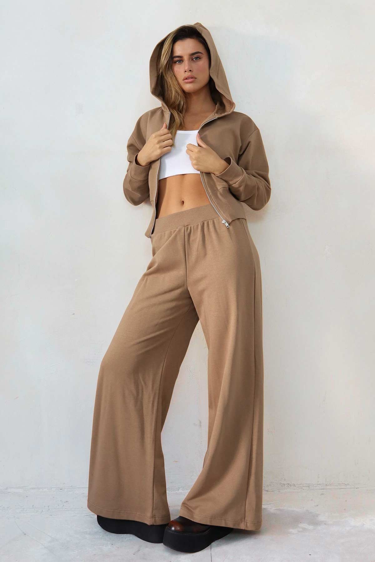 חליפת מונריאל