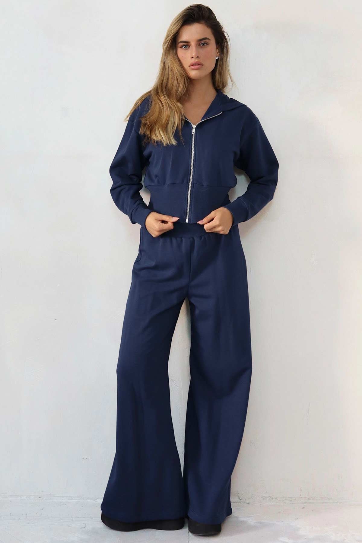 חליפת מונריאל