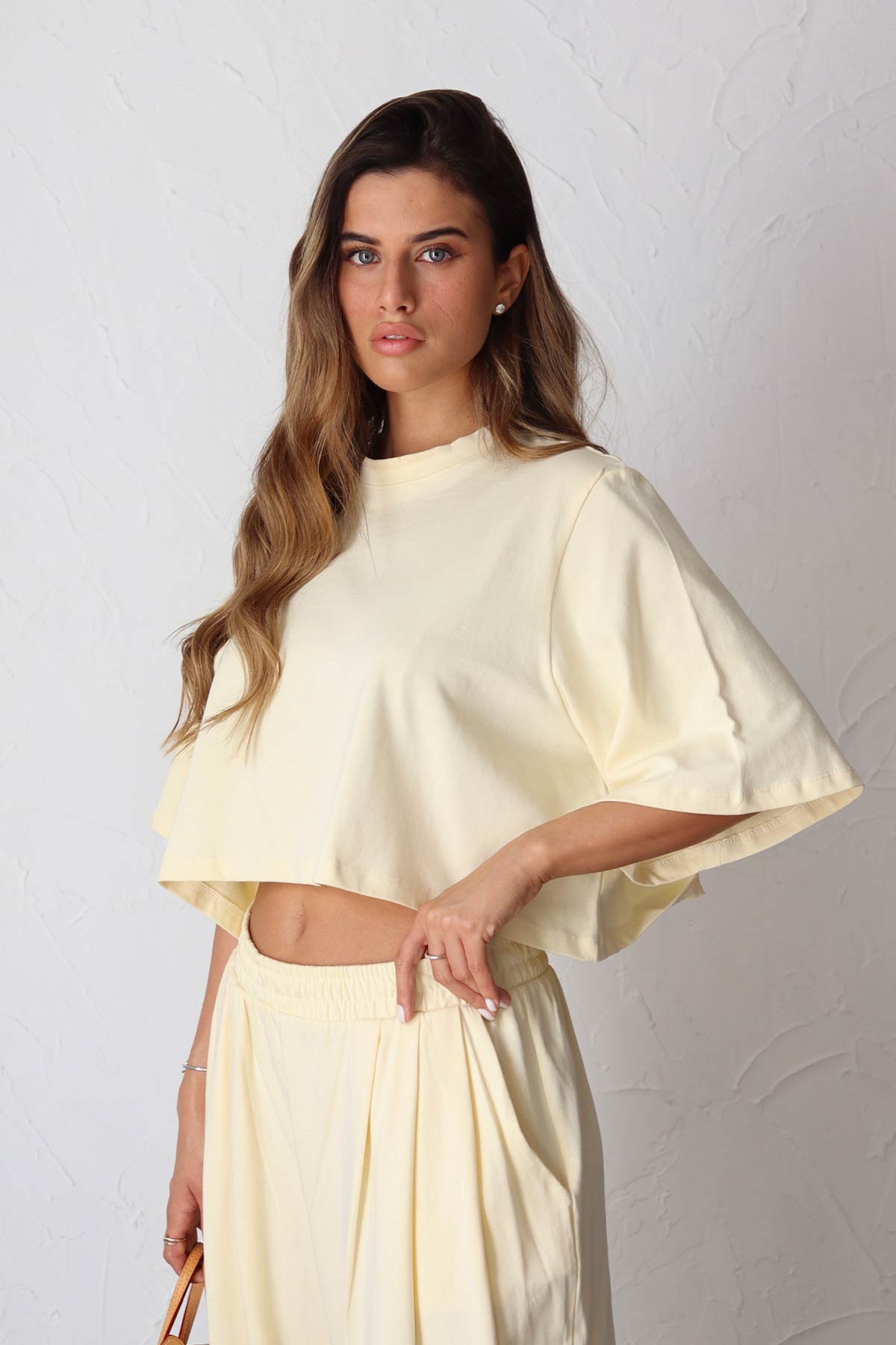 #צבע_צהוב בהיר