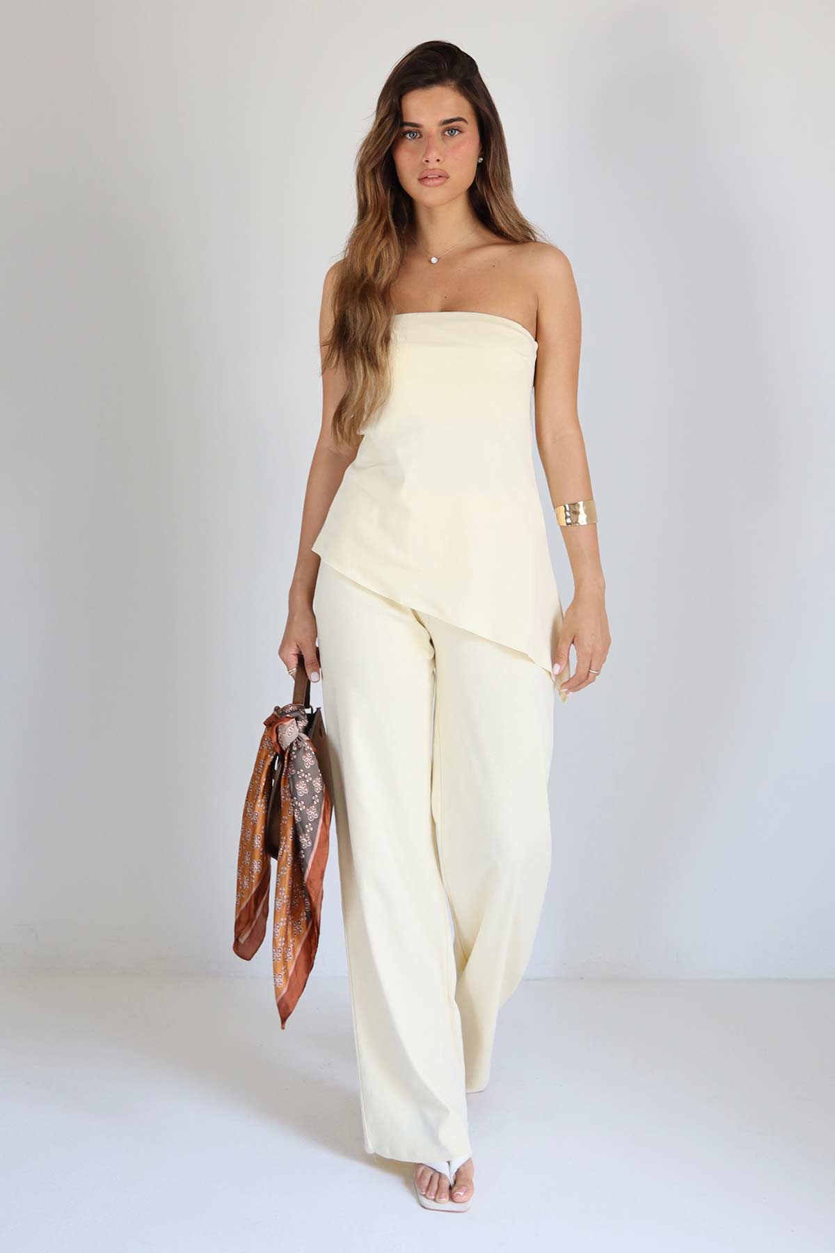 #צבע_צהוב בהיר