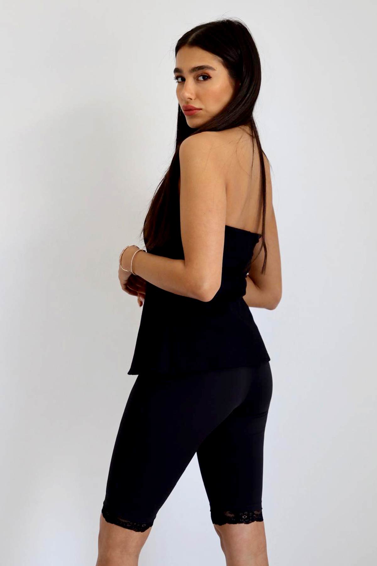 טייץ תחרה האג