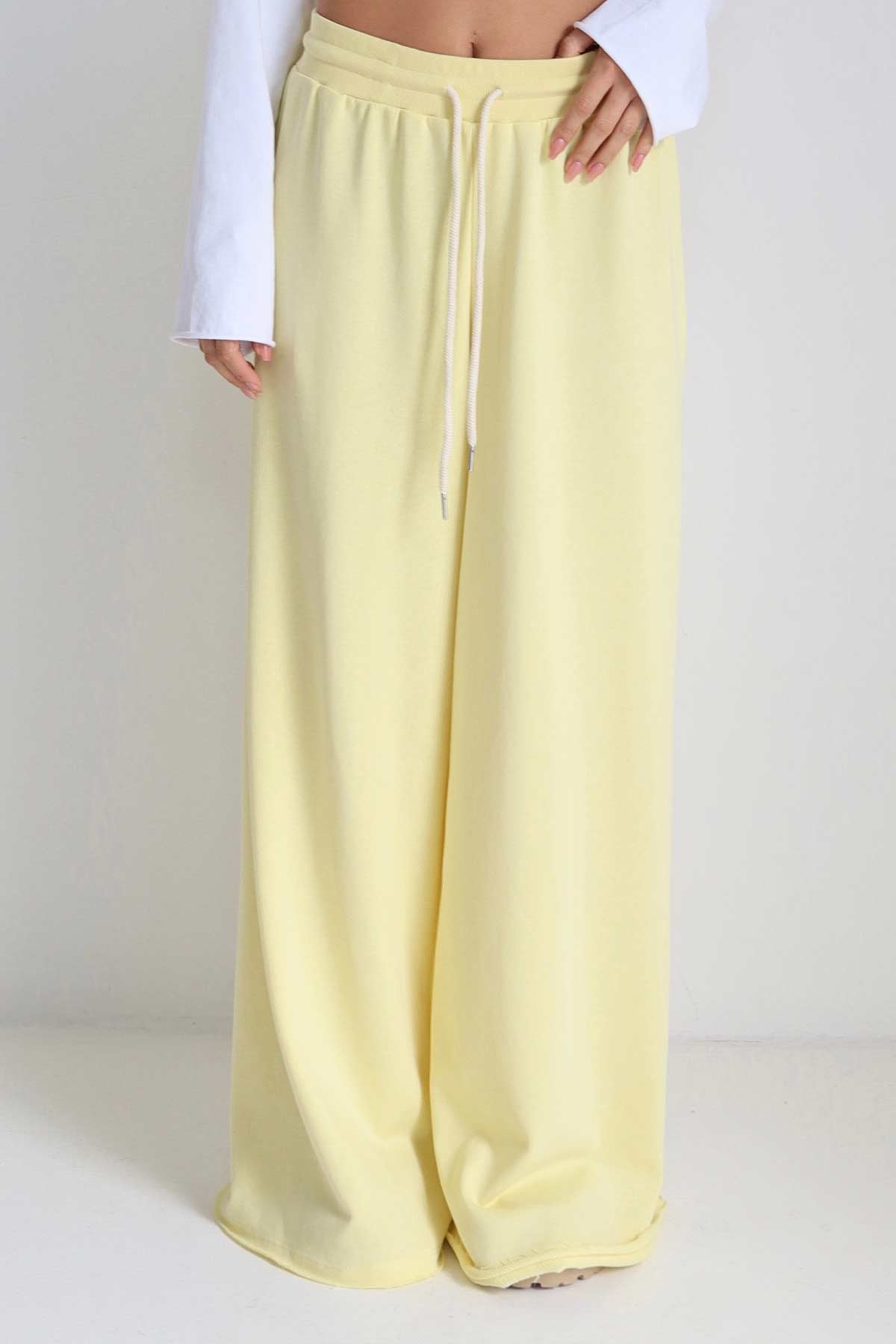 #צבע_צהוב בהיר