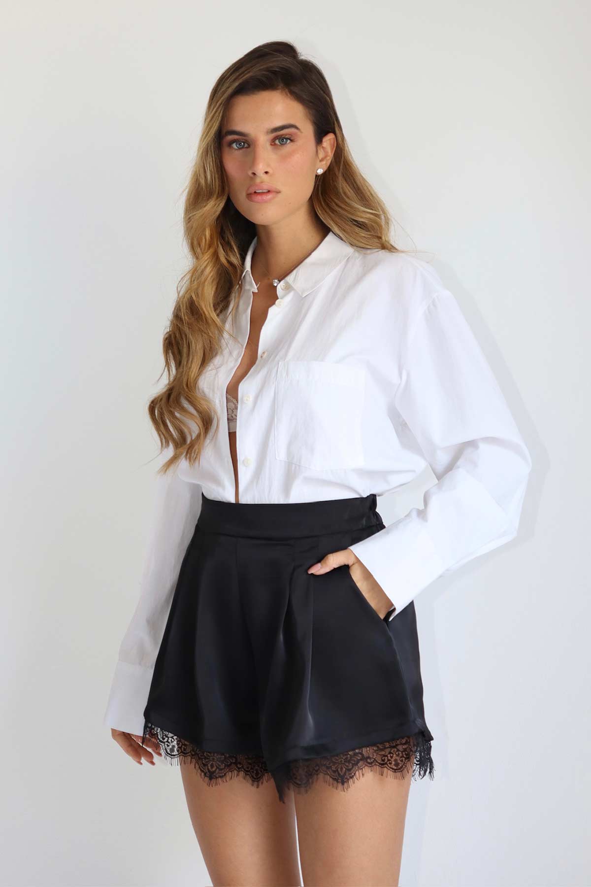 מכנסי שורט תחרה אלבי