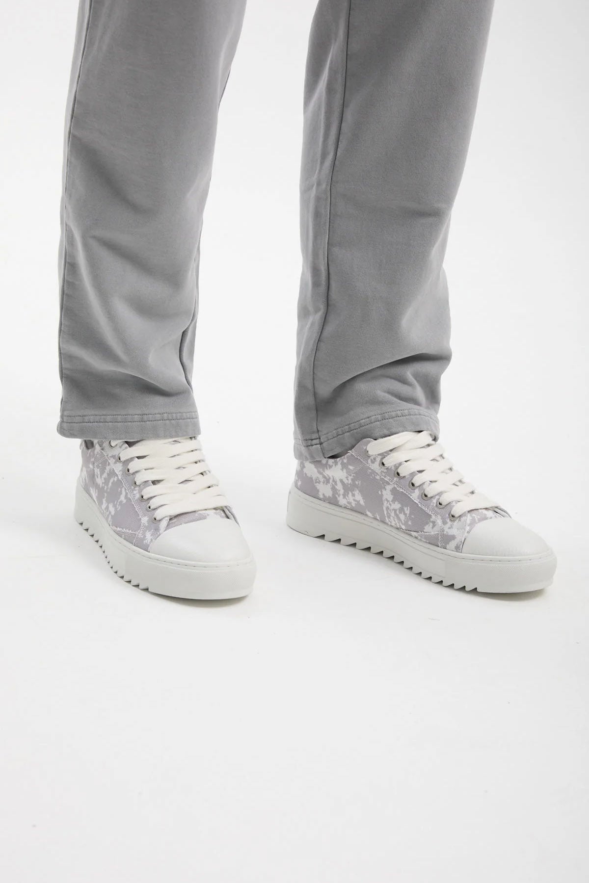 נעלי סניקרס שטוחות DOSACHE