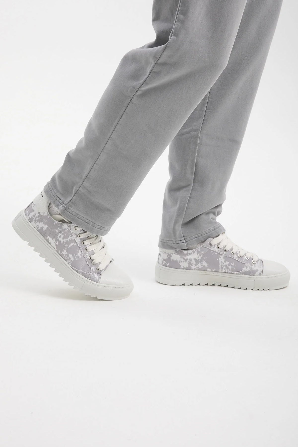 נעלי סניקרס שטוחות DOSACHE