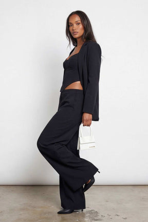 חליפת ג׳ניס