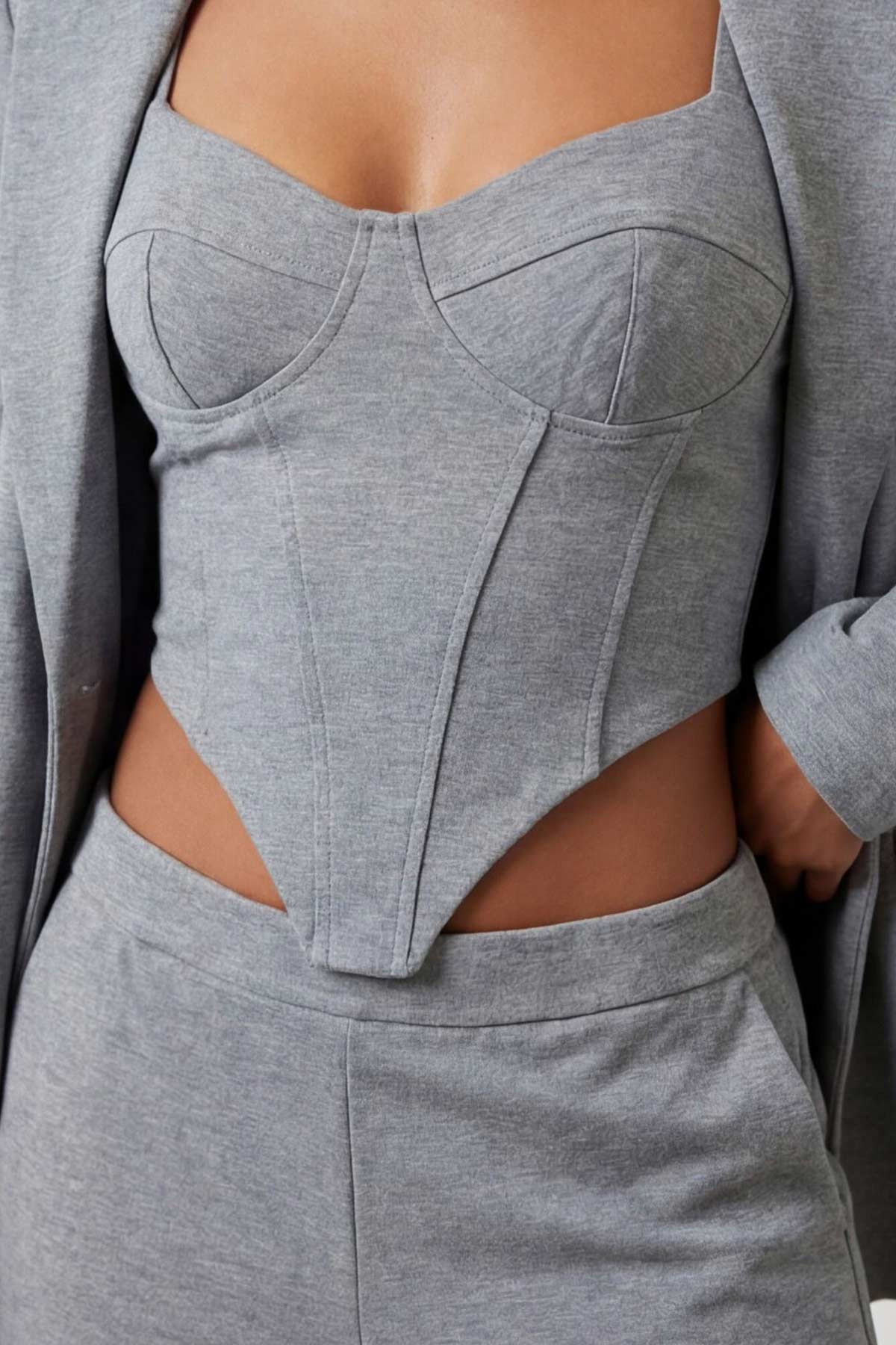 חליפת ג׳ניס