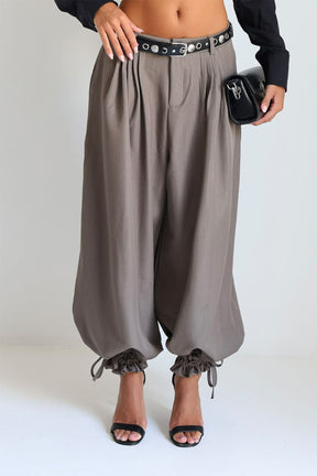מכנסי חגורה סהרה
