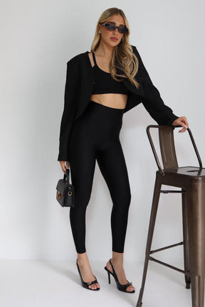 טייץ מבריק ואניה