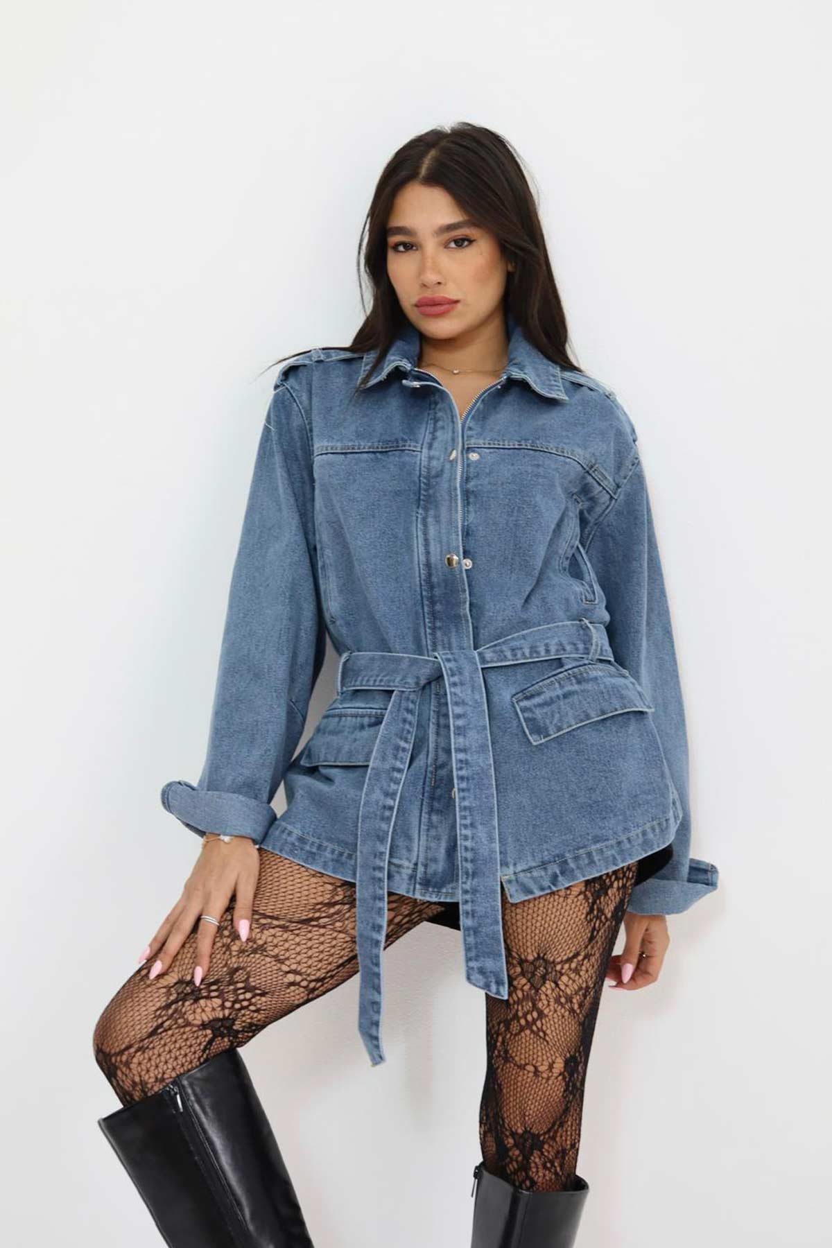 ג'קט ג'ינס טיץ'