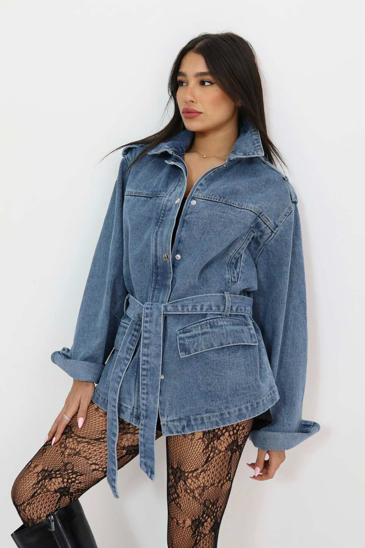 ג'קט ג'ינס טיץ'