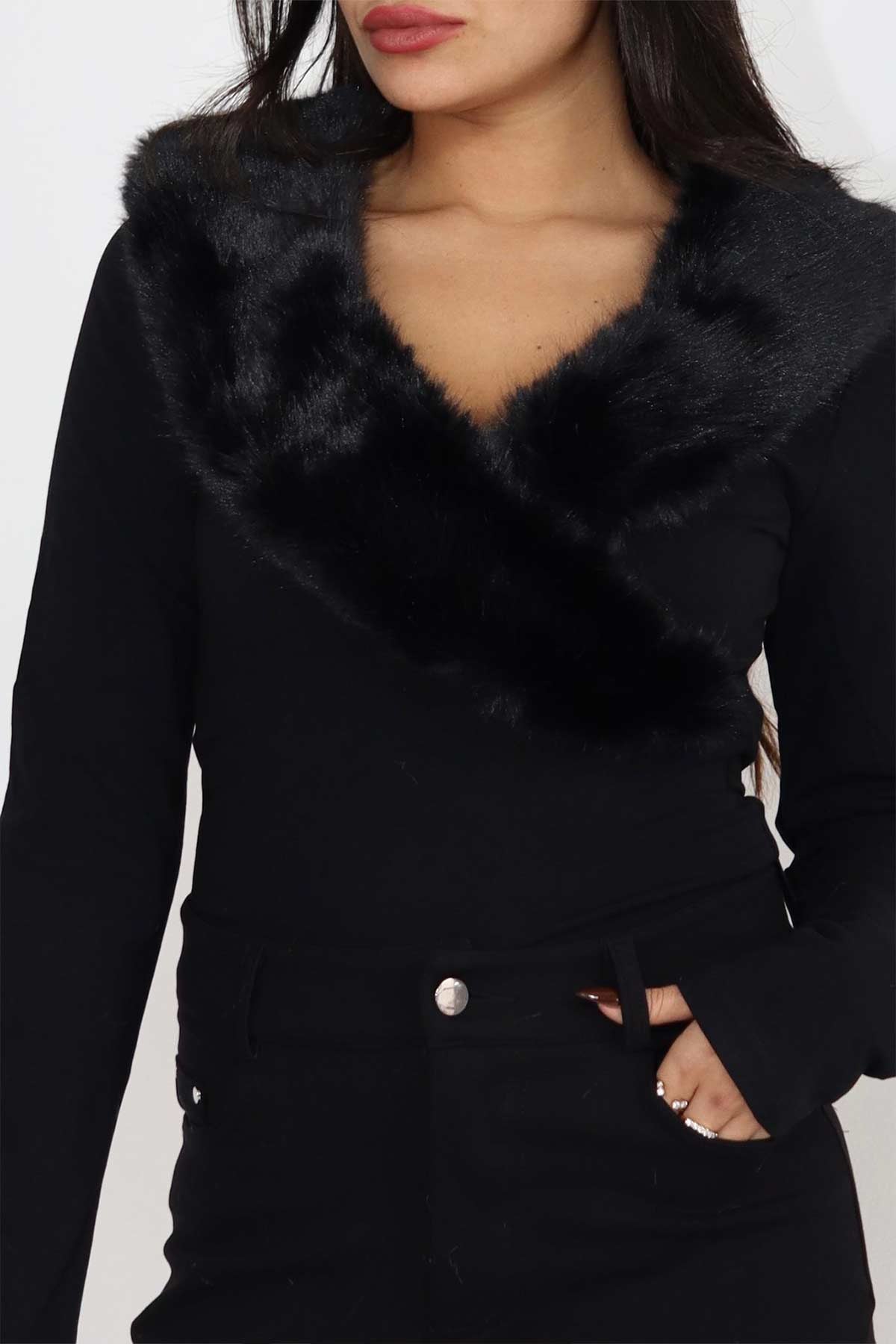 חולצת צווארון ג׳ני