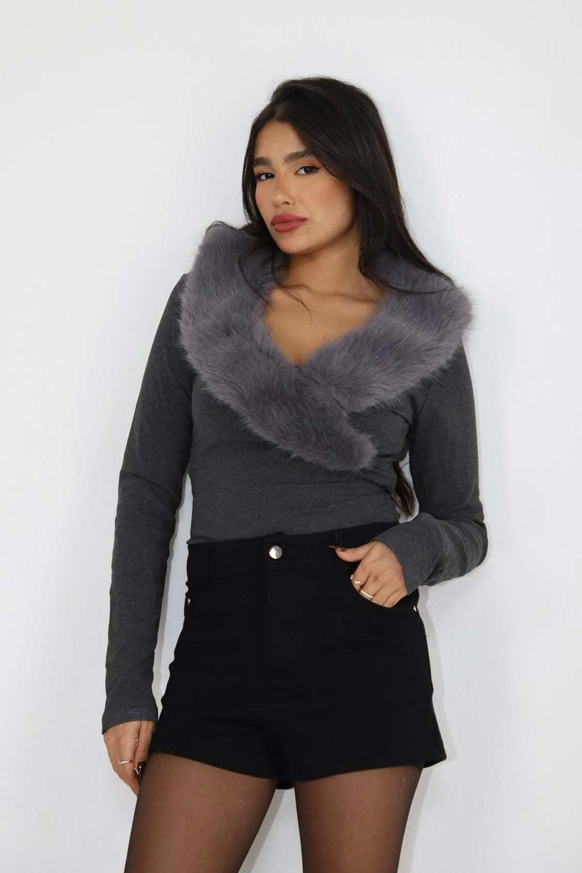 חולצת צווארון ג׳ני