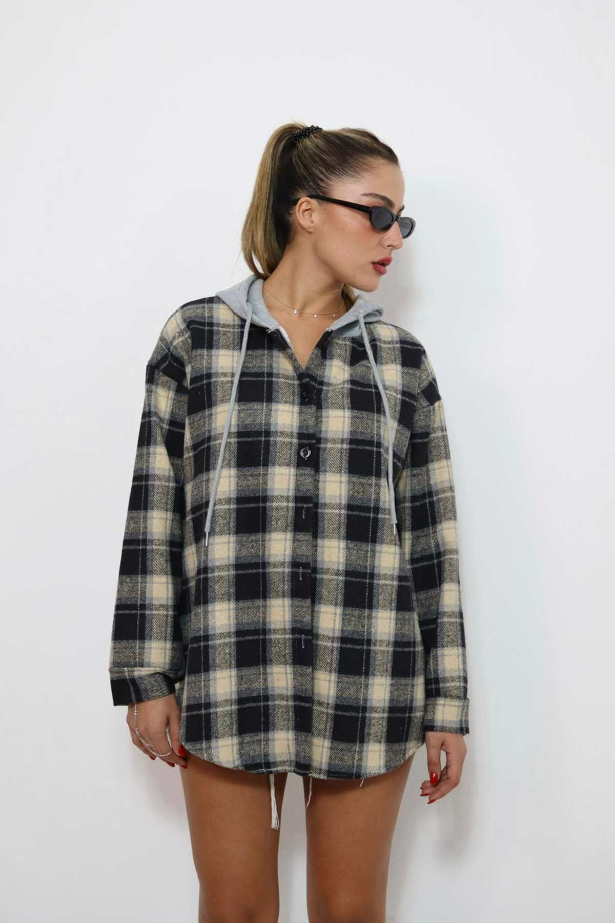 ג׳קט משבצות בניאס