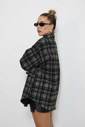 חולצת אוברסייז מכופתרת לוסיה