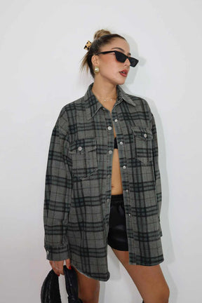 חולצת אוברסייז מכופתרת לוסיה