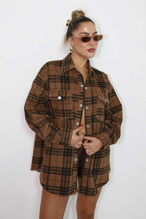 חולצת אוברסייז מכופתרת לוסיה