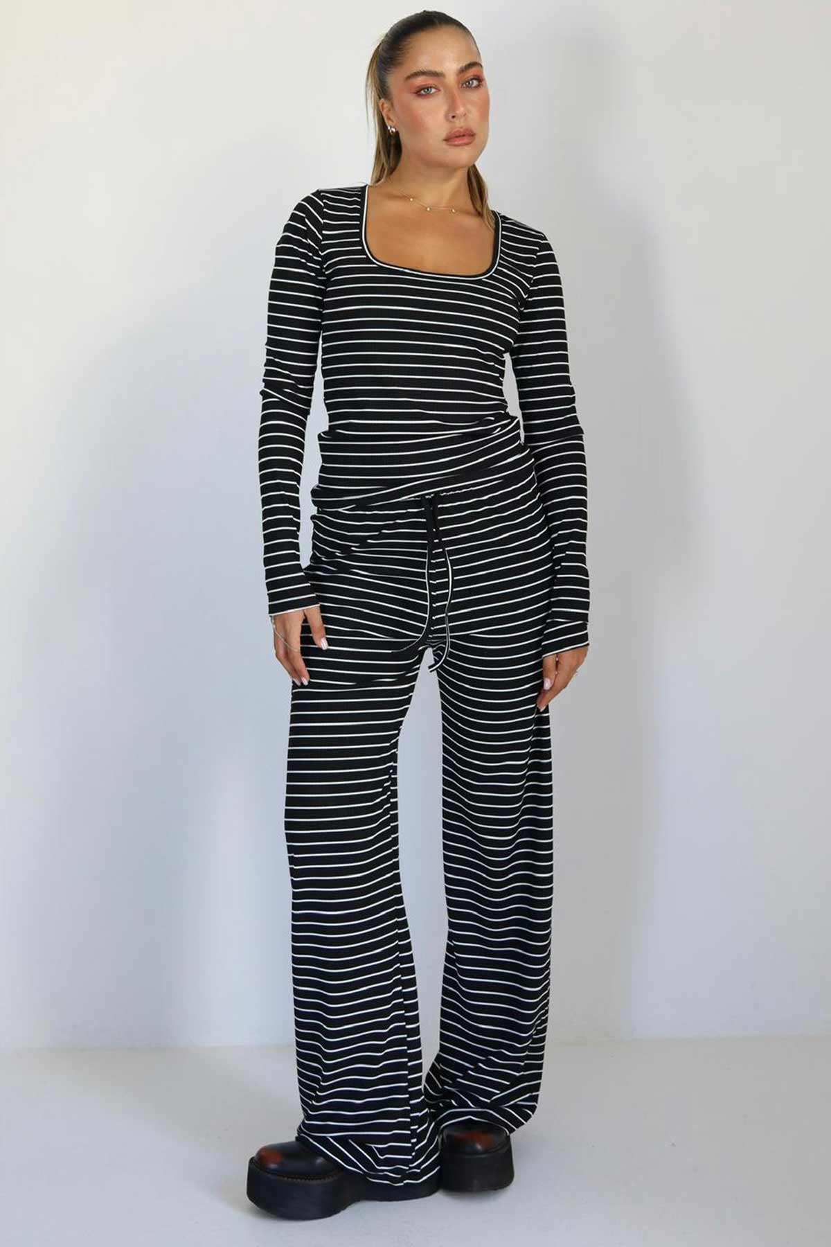 חליפת פסים אופליה