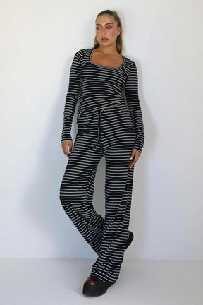 חליפת פסים אופליה