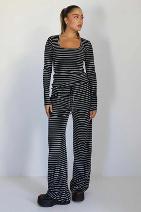 חליפת פסים אופליה