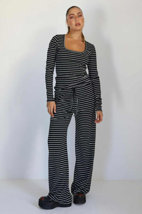 חליפת פסים אופליה