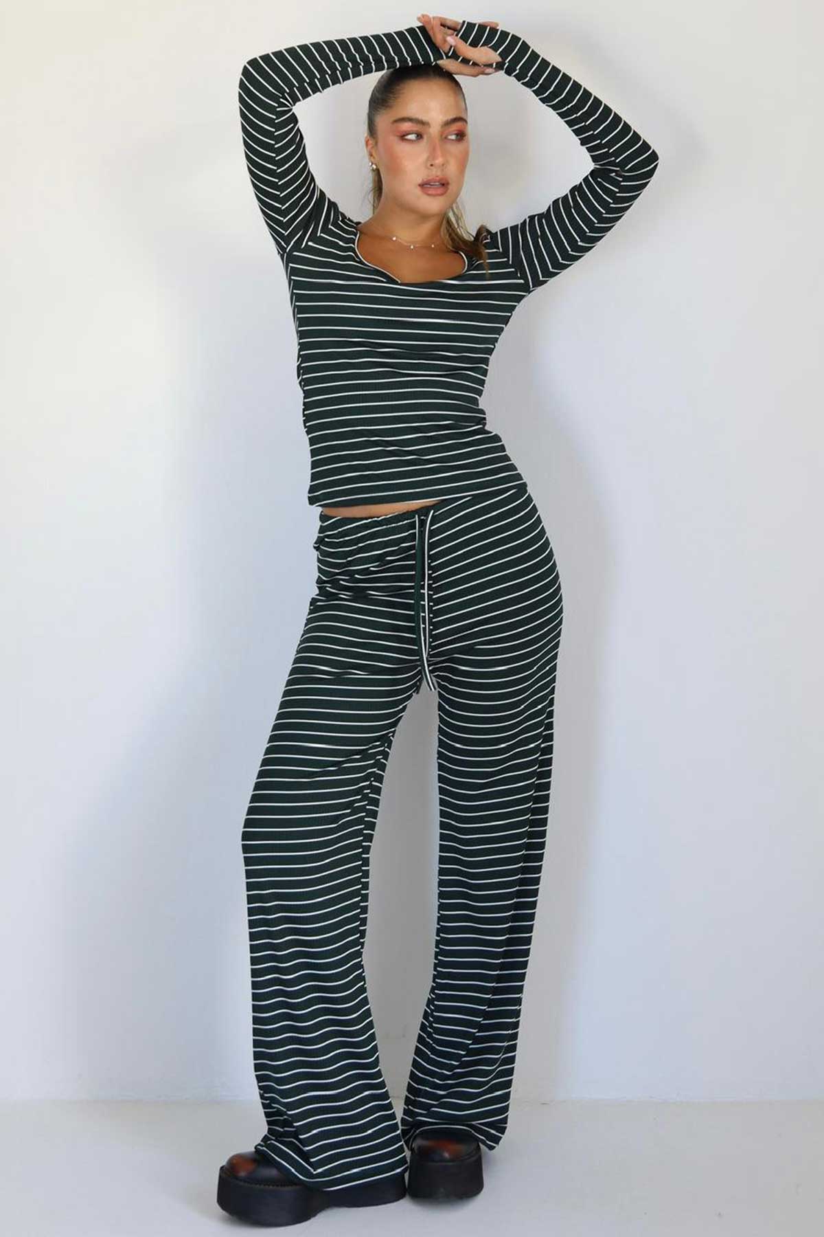 חליפת פסים אופליה