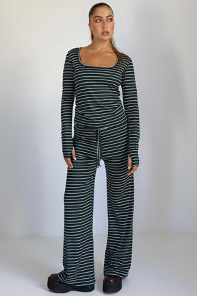 חליפת פסים אופליה