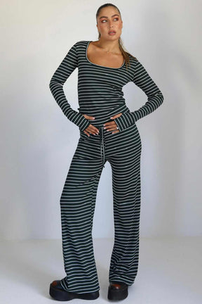 חליפת פסים אופליה