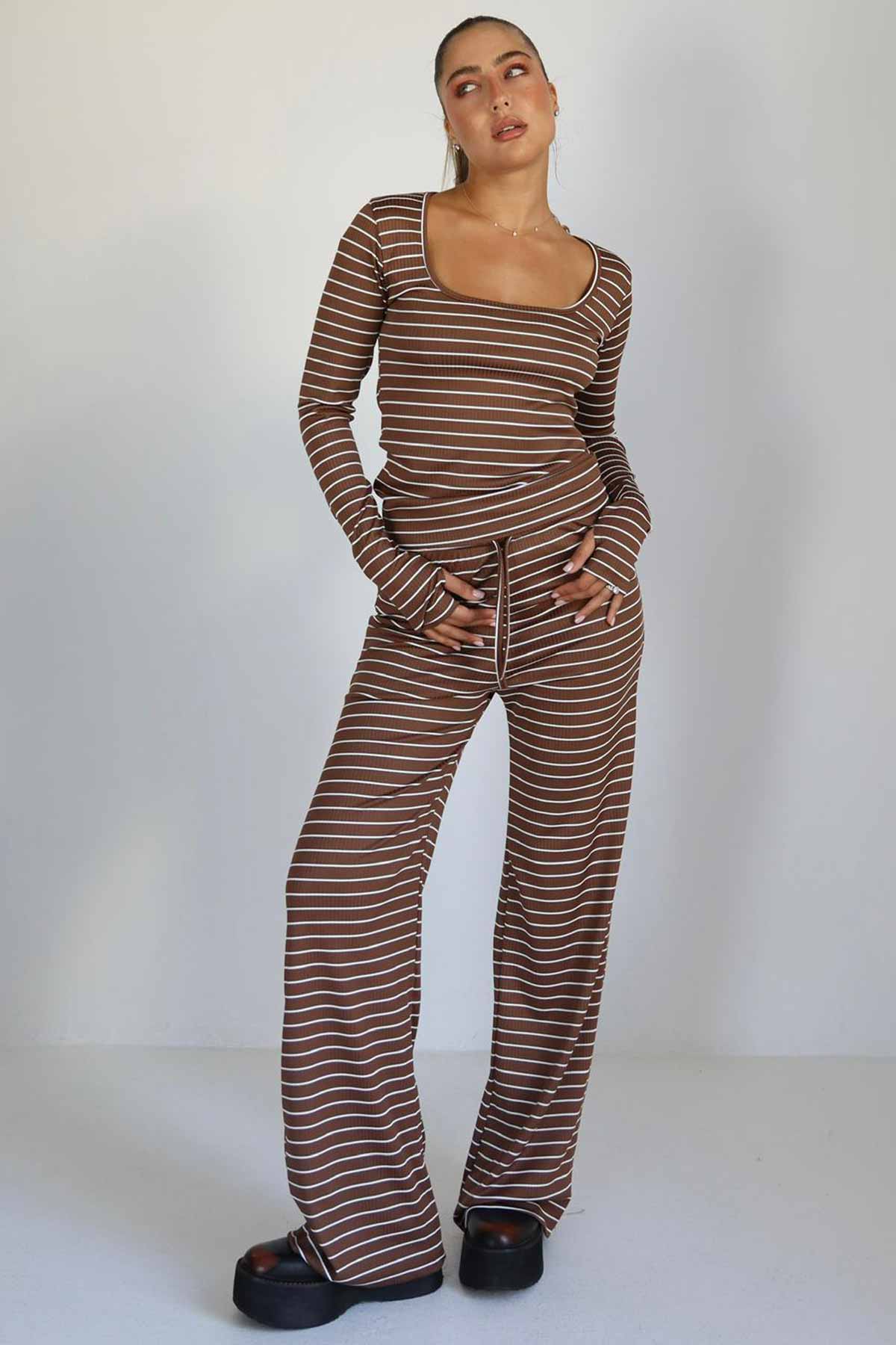 חליפת פסים אופליה