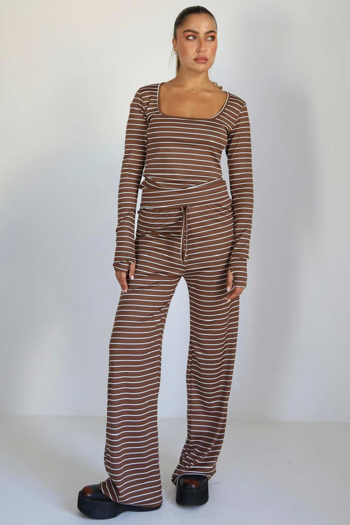 חליפת פסים אופליה