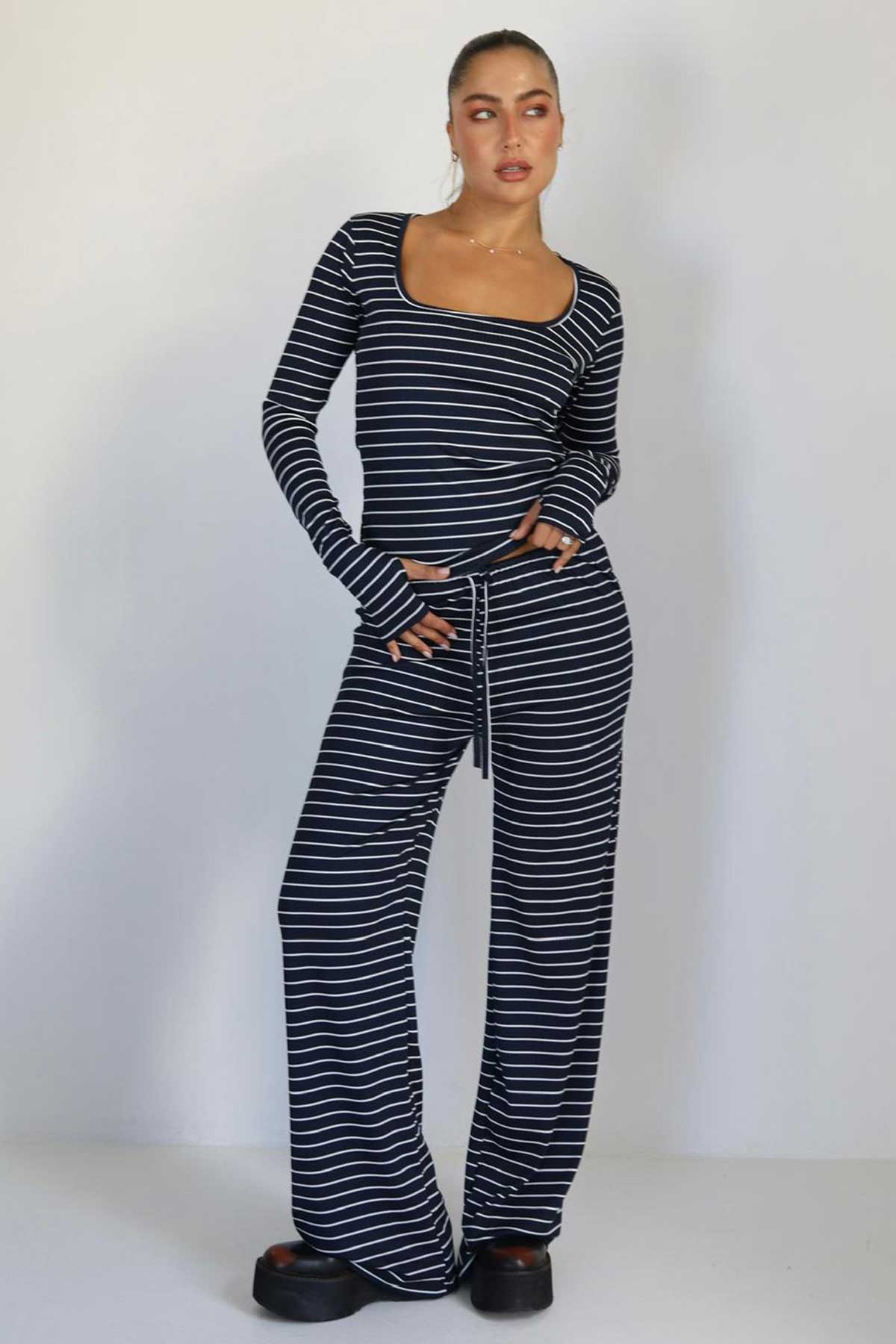 חליפת פסים אופליה