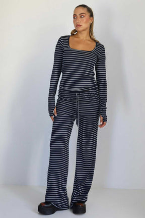 חליפת פסים אופליה