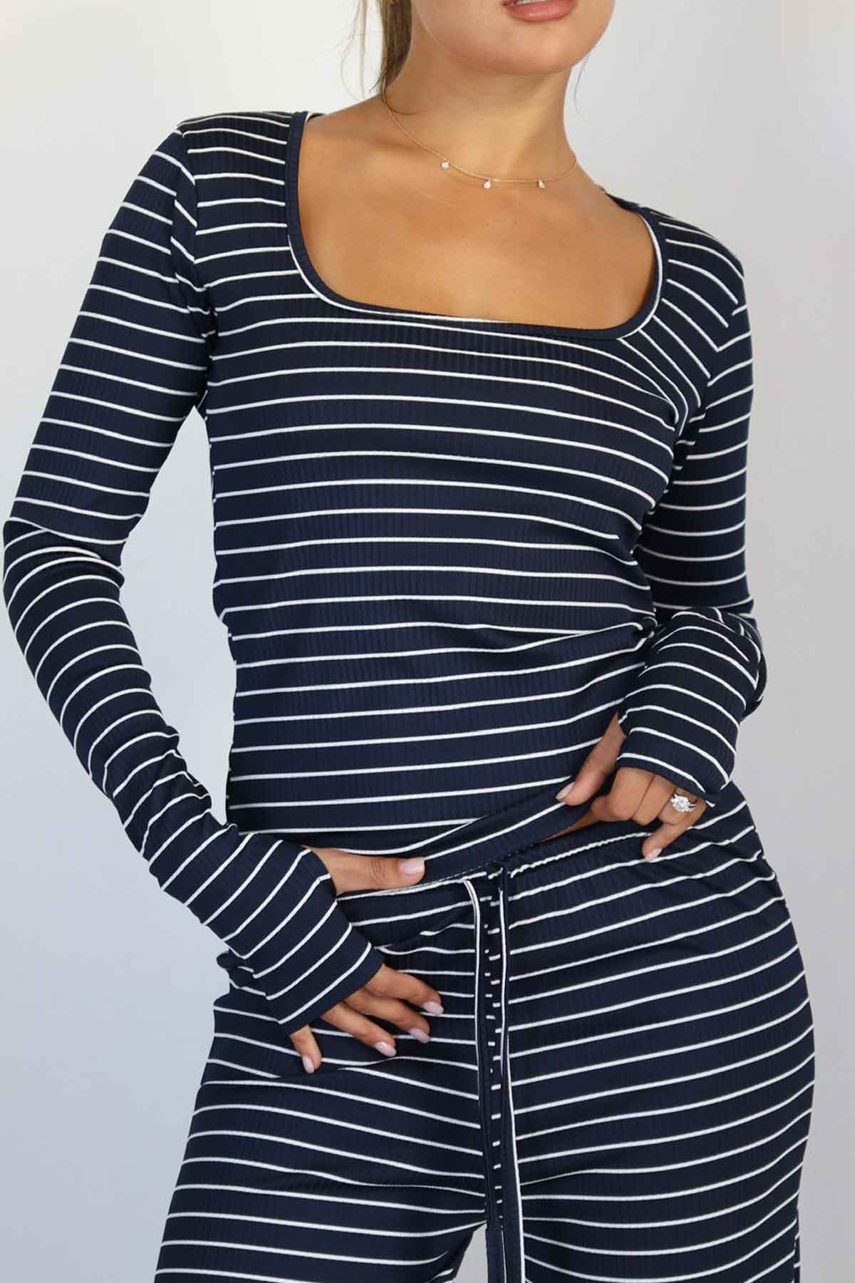 חליפת פסים אופליה