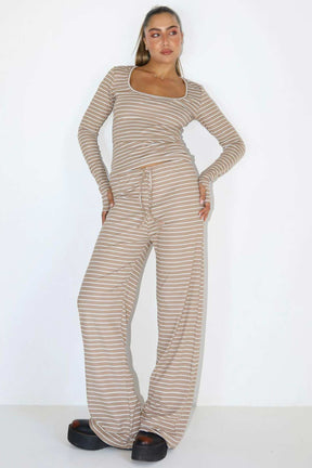 חליפת פסים אופליה