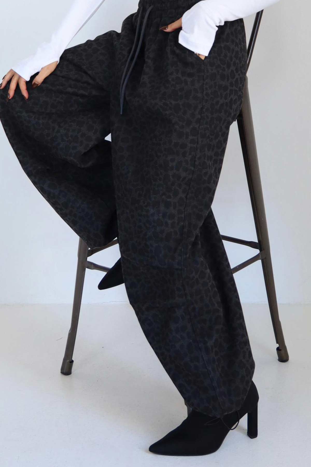 מכנסיים מנומרים טיילור