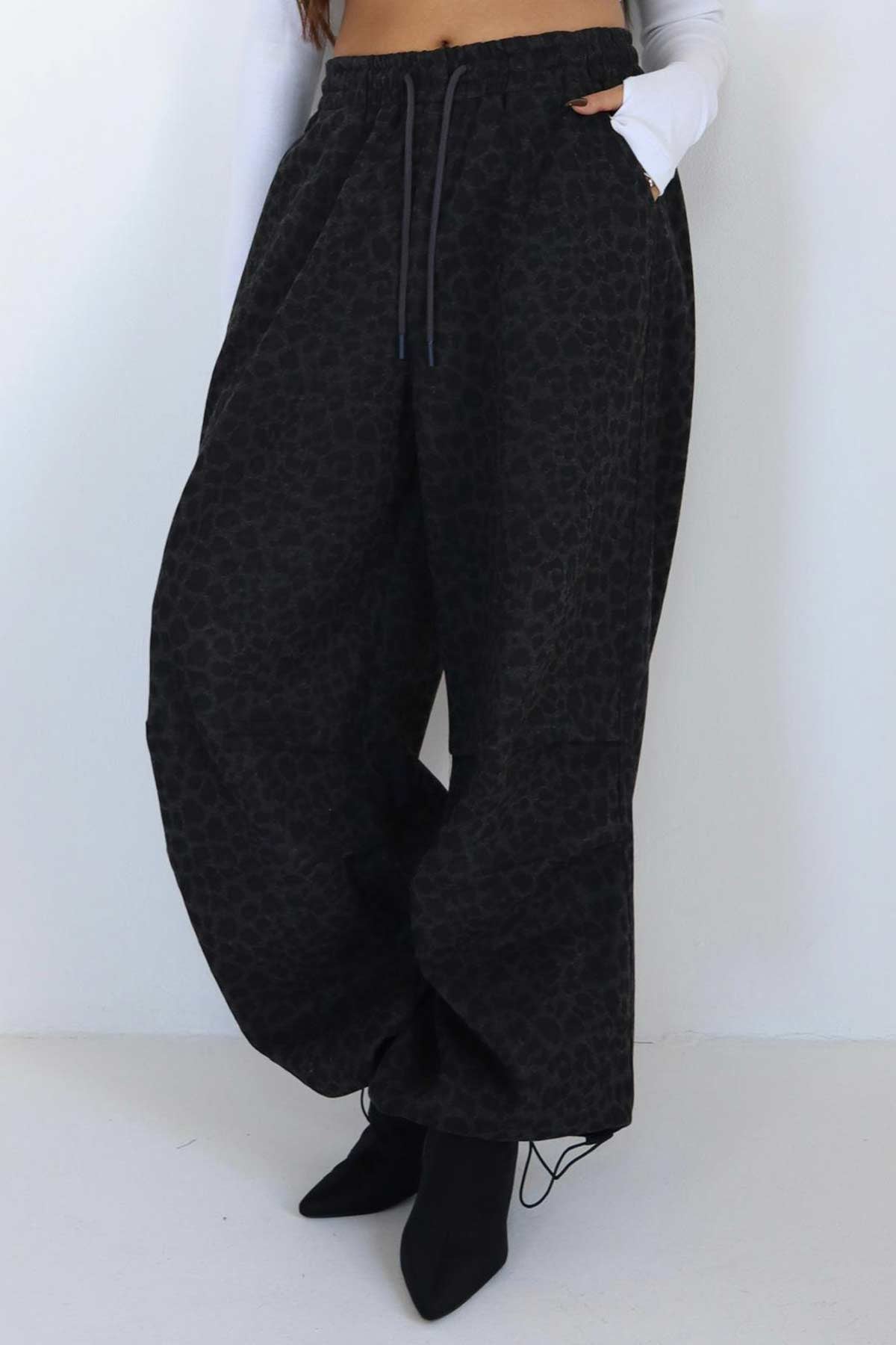 מכנסיים מנומרים טיילור